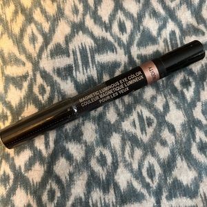 Nudestix Magnetic Luminous Eye Color pencil in Nudity